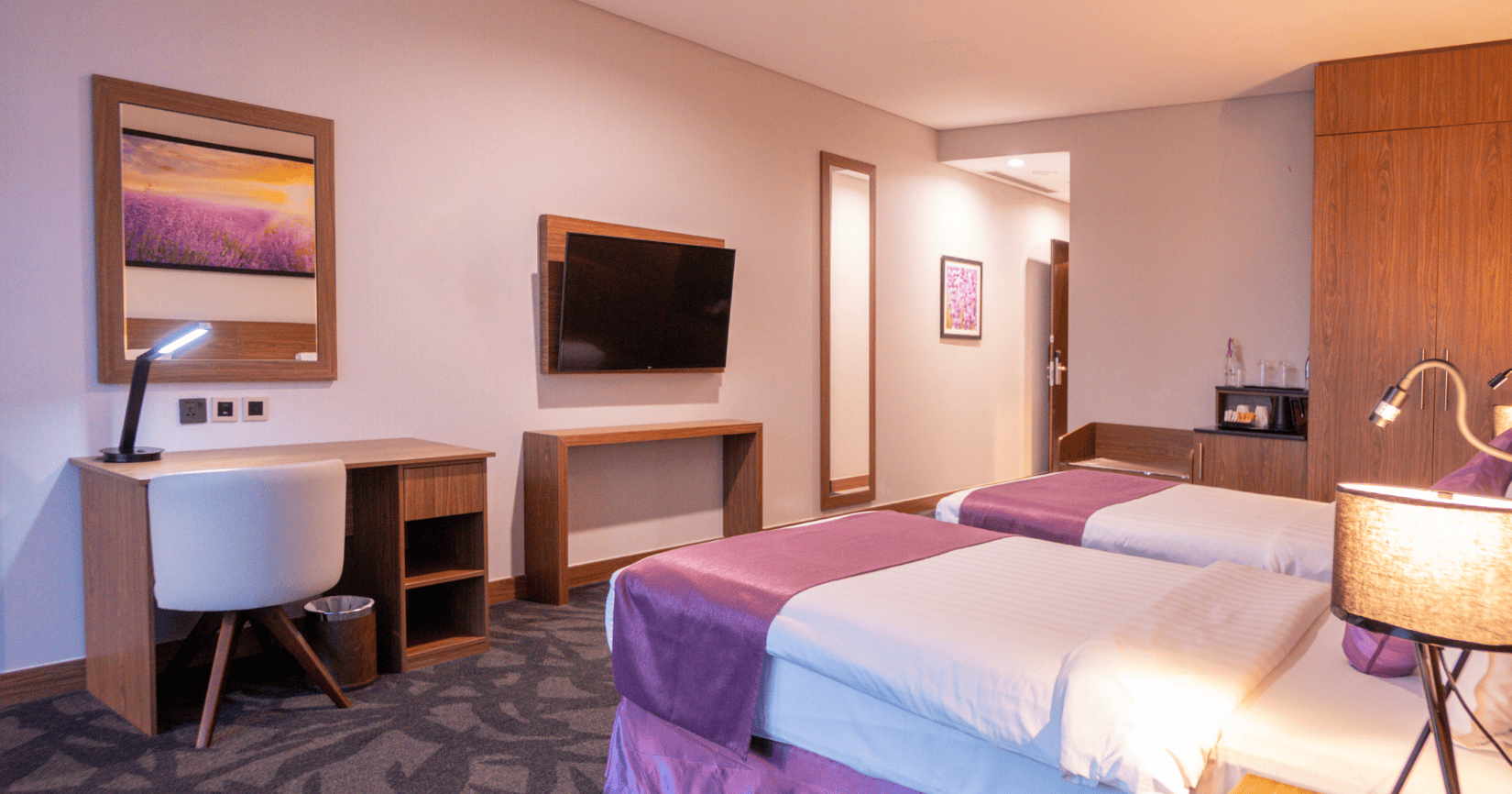 Deluxe Canal View Room in Business Bay Dubai